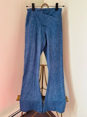 Mono B Women’s Denim Blue Flared Yoga Leggings